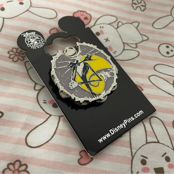 Nightmare Before Christmas Jack Skellington Pin
Spinning Disney World Badge - Picture 7 of 9